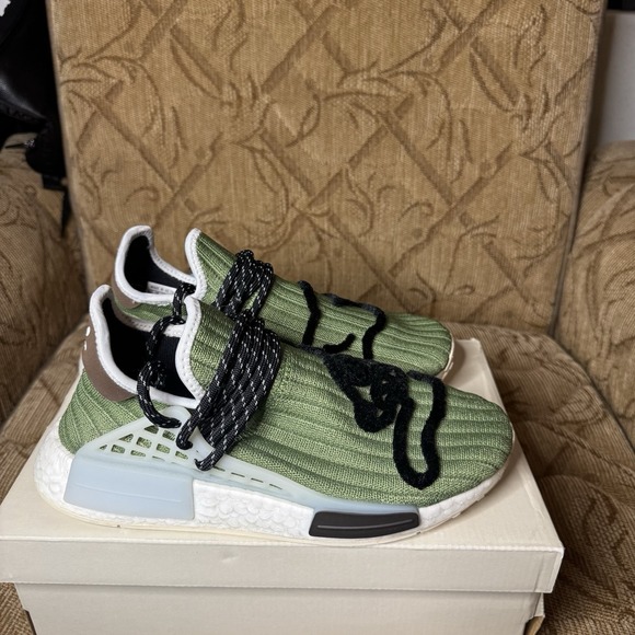 Size 6 - Adidas BBC Ice Cream x Pharrell x NMD Human Race Running Dog - Picture 5 of 9